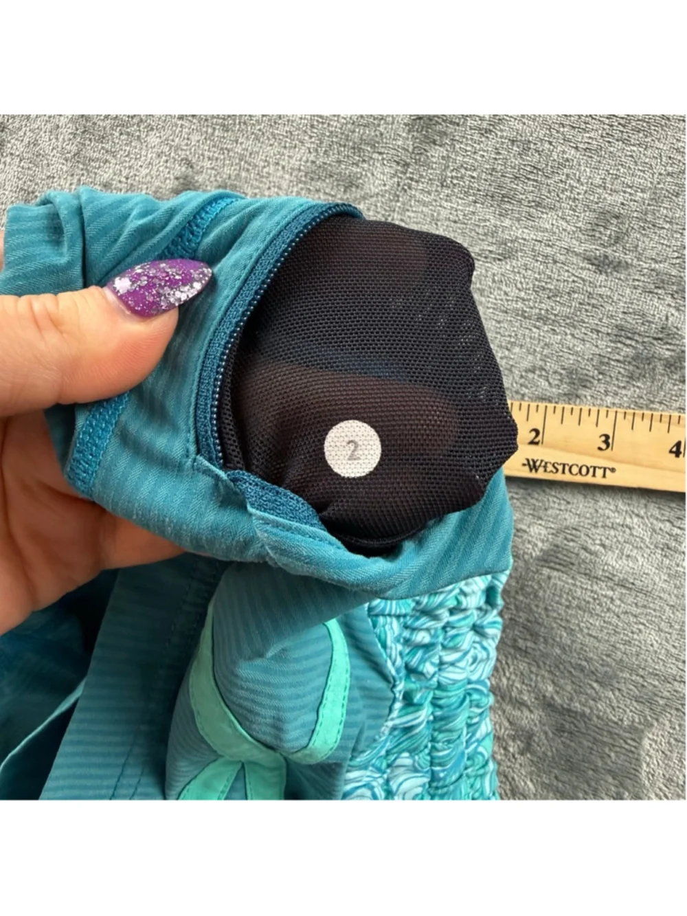 Lululemon Shorts Women’s 2 Lightweight Lined Zip Pocket Running Athleisure Teal - Picture 7 of 10